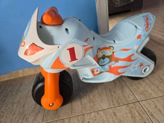 Moto correpasillos infantil