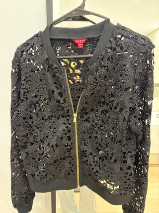 Chaqueta Guess Negra de Encaje