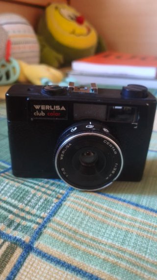 2 Vecchie Fotocamere Werlisa e Polaroid