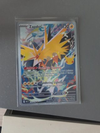 Carta Pokémon Zapdos 133/128