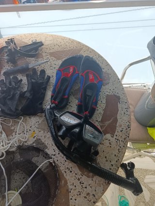 Set de accesorios para pesca y buceo