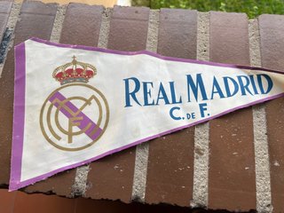 Antiguo banderín del Real Madrid C. de F.