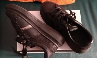 Zapatillas Negras con Estampado
