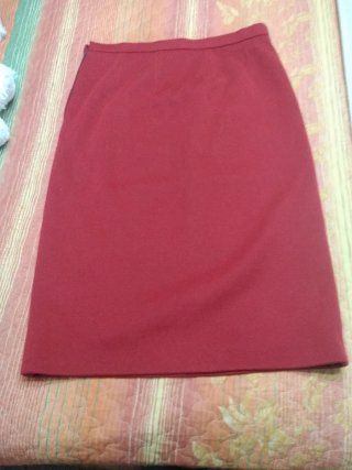 Falda de punto roja