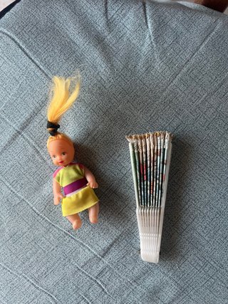 Bambola e ventaglio per bambini