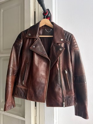 Chaqueta de cuero marrón