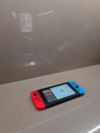 Nintendo Switch con Joy-Con Rojo y Azul
