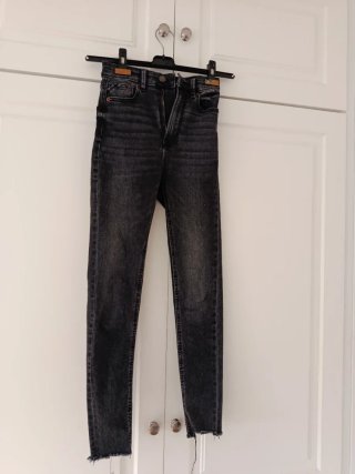 Pantalón vaquero negro de niña