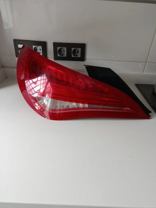 Faro trasero Mercedes CLA 2016