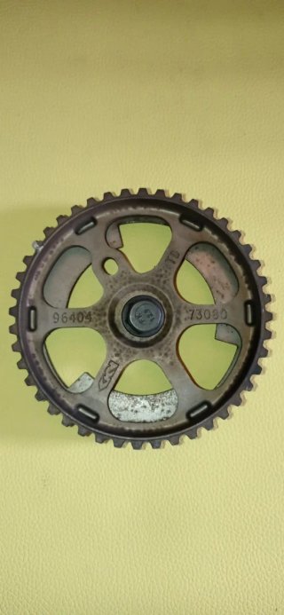 Piñón árbol de levas Peugeot 206 motor 1400 CC.