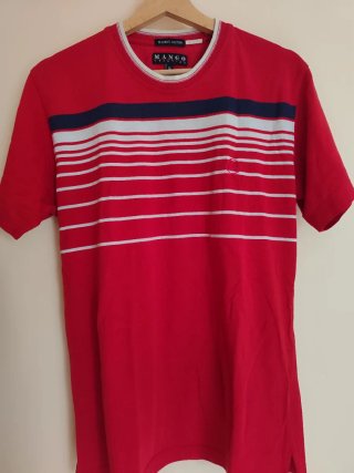 Camiseta manga corta de hombre con rayas blancas