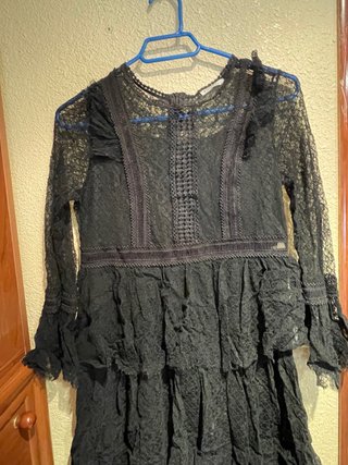 Vestido negro de encaje