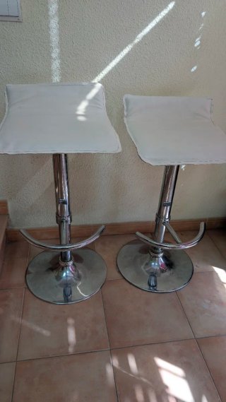 2 Taburetes Altos de Cocina. Ajustable altura
