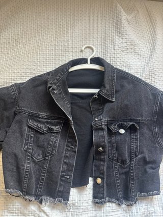 Chaqueta vaquera corta negra