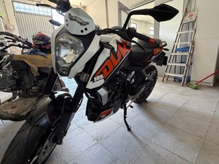 KTM Duke 125