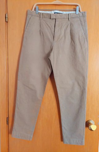 Pantalón Zara camel. T.42. Medidas detalladas