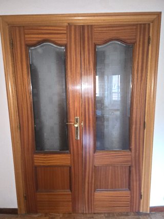 Puerta doble de salón con cristal