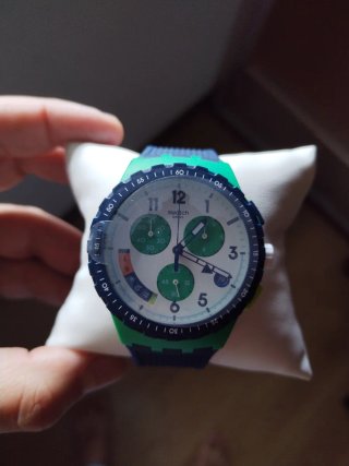 Reloj Swatch con Esfera Blanca