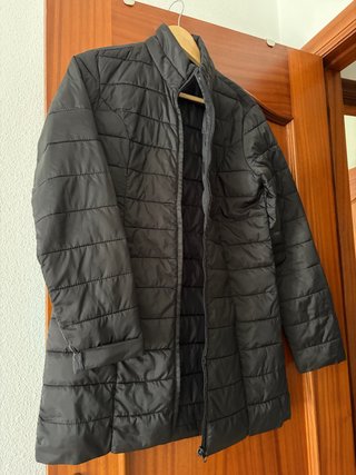 Chaquetón negro acolchado