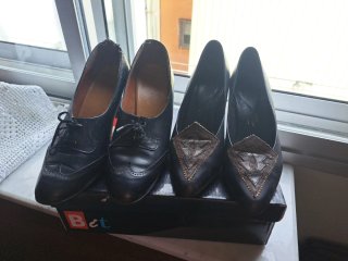 2 Pares de Zapatos de Tacón Negros