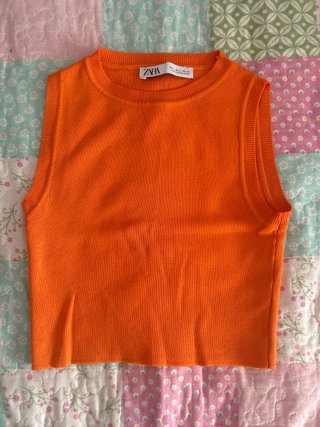 Top naranja