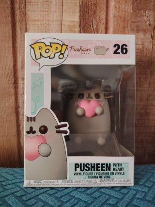 Funko Pop Pusheen with Heart 26