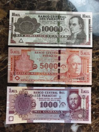 Lote 3 Billetes Paraguay modernos