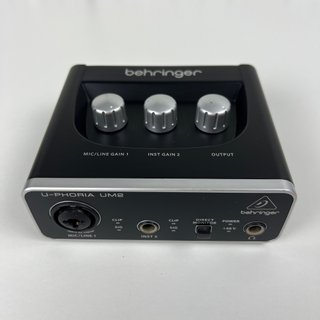 Interfaz de audio Behringer U-Phoria UM2 USB