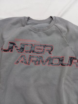 Jersey Under Armour Gris