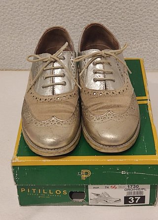 Zapatos de piel Pitillos dorados Talla 37