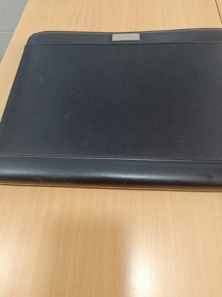 Carpeta para documentos negra