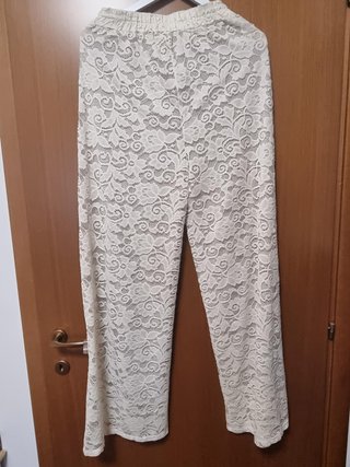 elegantissimo  paio di pantaloni a gamba larga