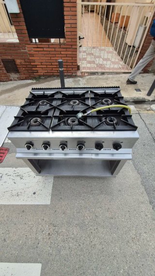 Cocina Industrial de 6 Fuegos