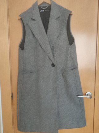 Chaleco largo de paño gris Zara