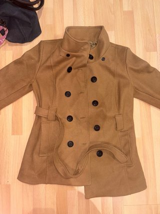 Abrigo Beige con Cinturón