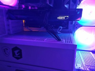 Tarjeta Gráfica Gigabyte Radeon RX 9060 XT 8GB
