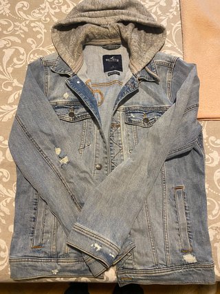 Cazadora vaquera Hollister con capucha