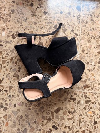Tacones de plataforma negros