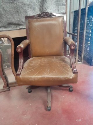 Sillón de despacho clásico
