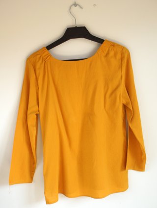 Blusa ZARA manga larga amarilla