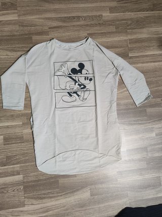 Camiseta larga oversize Mickey Mouse con bolsillos