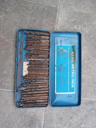 Juego de 110 Brocas Métricas e Imperiales