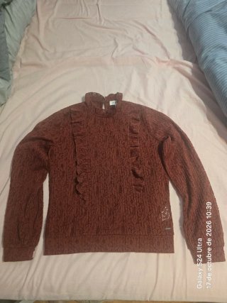 Camiseta/Blusa Granate con Volantes