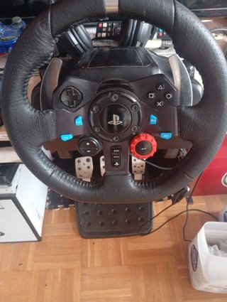 Volante o cambio Logitech G29 con Pedales
