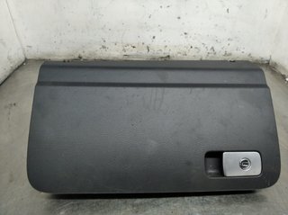 Guantera VOLKSWAGEN JETTA V 1K2 Edition