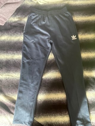 Pantalón Adidas Negro