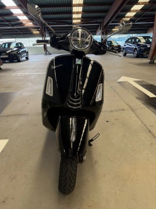 Vespa 125 GTS Negra