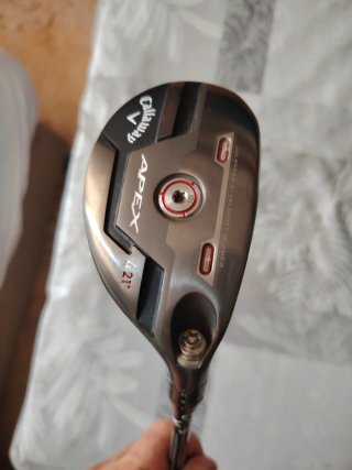 Híbrido Callaway Apex 4 21°