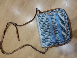 Bolso Bandolera Estampado Azul y Marrón