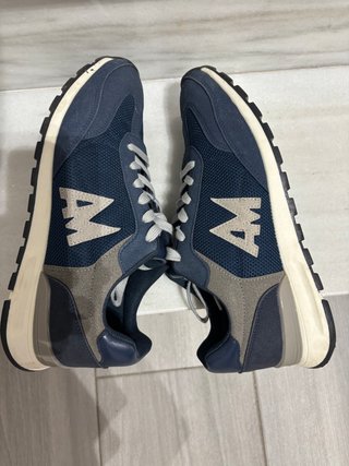 Zapatillas Deportivas Azul y Gris